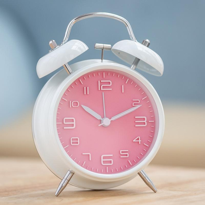 Réveil Silencieux 4 Pouces Avec Lumière De Chevet Métallique Pour Chambre À Coucher - www.yonis-shop.com