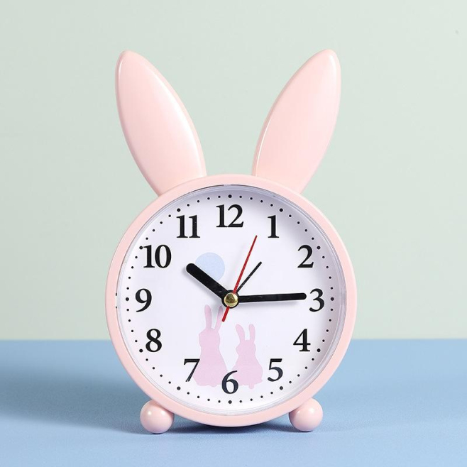 Réveil Lapin Cartoon Silencieux Décoration Chambre Design Unique Taille Compacte Alimenté Par Pile AA - www.yonis-shop.com