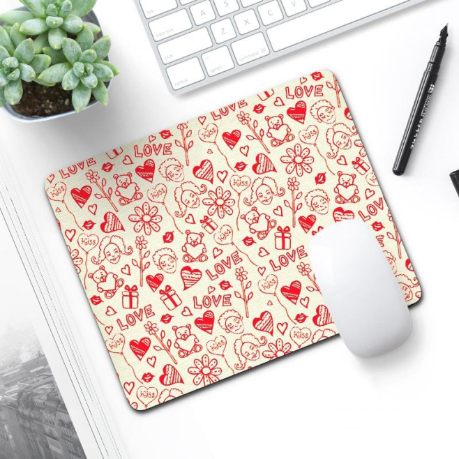 Tapis De Souris Antidérapant En Caoutchouc Épais Avec Motif Cœur Rouge Taille 21x26cm Surface Lisse Et Confortable - www.yoni...