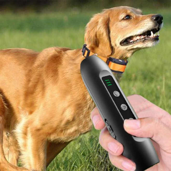Répulsif Ultrasonique Pour Chiens Avec Lampe Torche LED 3 W Portée De 10 Mètres Batterie 1200 mAh - www.yonis-shop.com