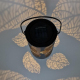 Lampe Solaire LED De Jardin En Fer Forgé À Motif Feuilles Projection De Motifs 6 À 12 Heures IP55 Batterie Non Incluse - www....