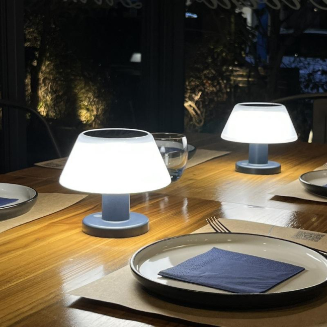 Lampe De Table Solaire Extérieure Pour Bar Camping Et Mariage IP65 4 Intensités Réglables Autonomie De 4 À 17 Heures - www.yo...