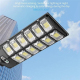 Lampe Solaire LED Pour Jardin À Détecteur De Mouvement Double Rangée Étanche Avec Télécommande Et Batterie 4500 mAh - www.yon...
