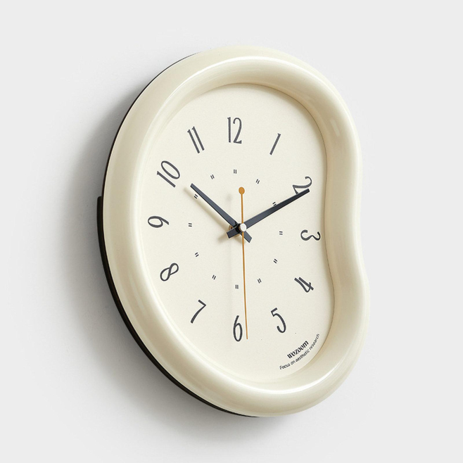 Horloge Murale Décorative Silencieuse Crème Design Minimaliste Avec Relief 3D Pour Salon Chambre Ou Bureau 30 X 26 Cm - www.y...