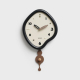 Horloge Murale À Quartz Silencieux Pour Salon Avec Cadre Irrégulier Et Ornement Oscillant Design Rétro