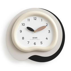 Horloge Murale Décorative Silencieuse En Bois Design Irrégulier 3D Avec Chiffres Gravés Au Laser