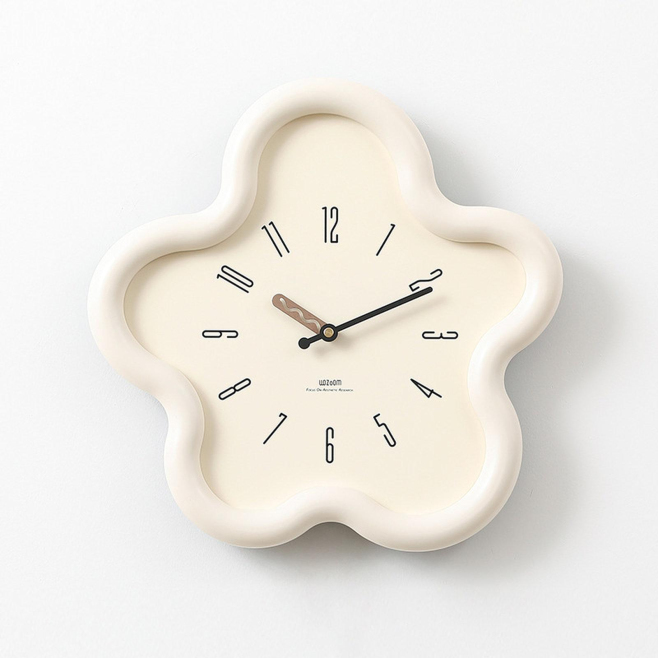 Horloge Murale Fleur Beige Silencieuse À Mouvement Quartz Pose Sans Perçage En MDF Bois Et Aiguilles Noyer - www.yonis-shop.com