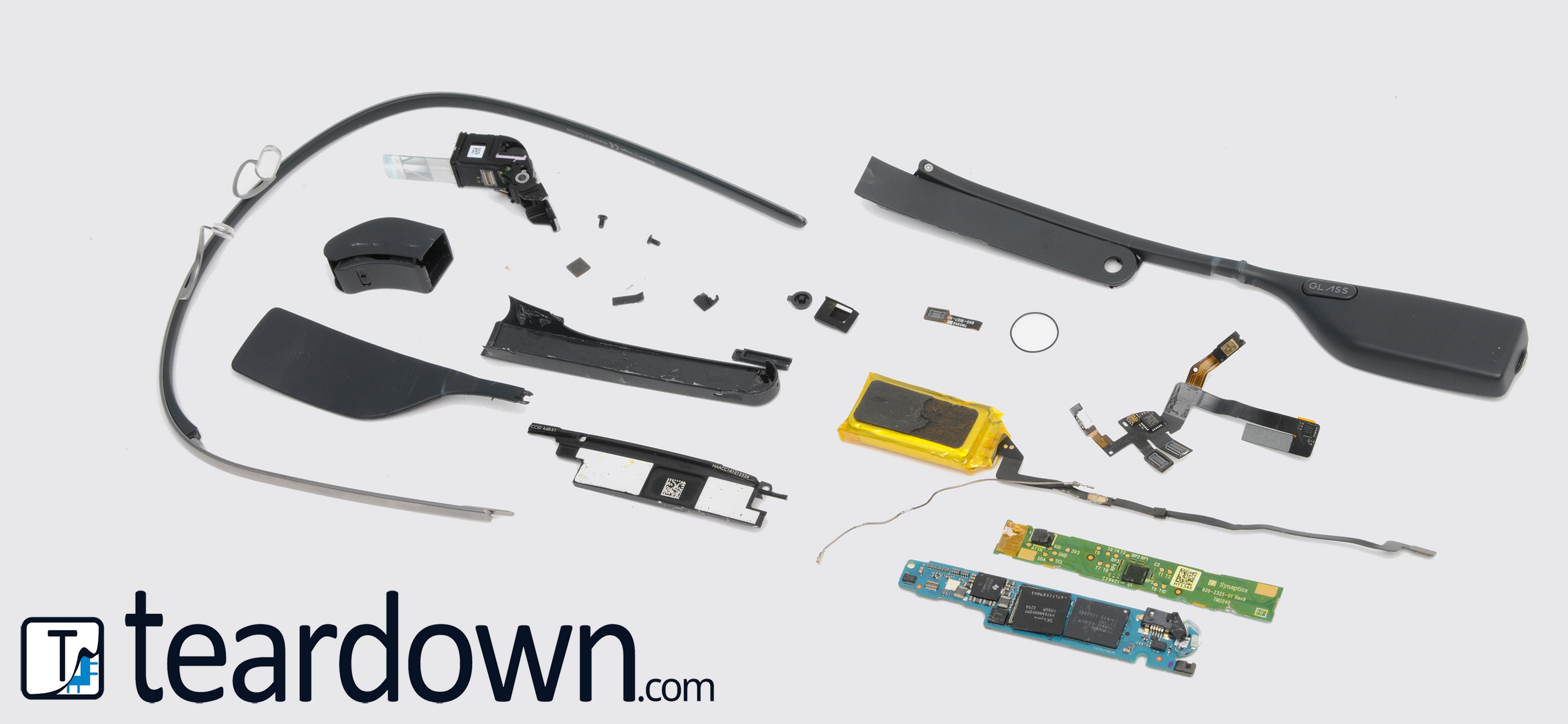 Voici les Google Glass démontées Voici les Google Glass démontées