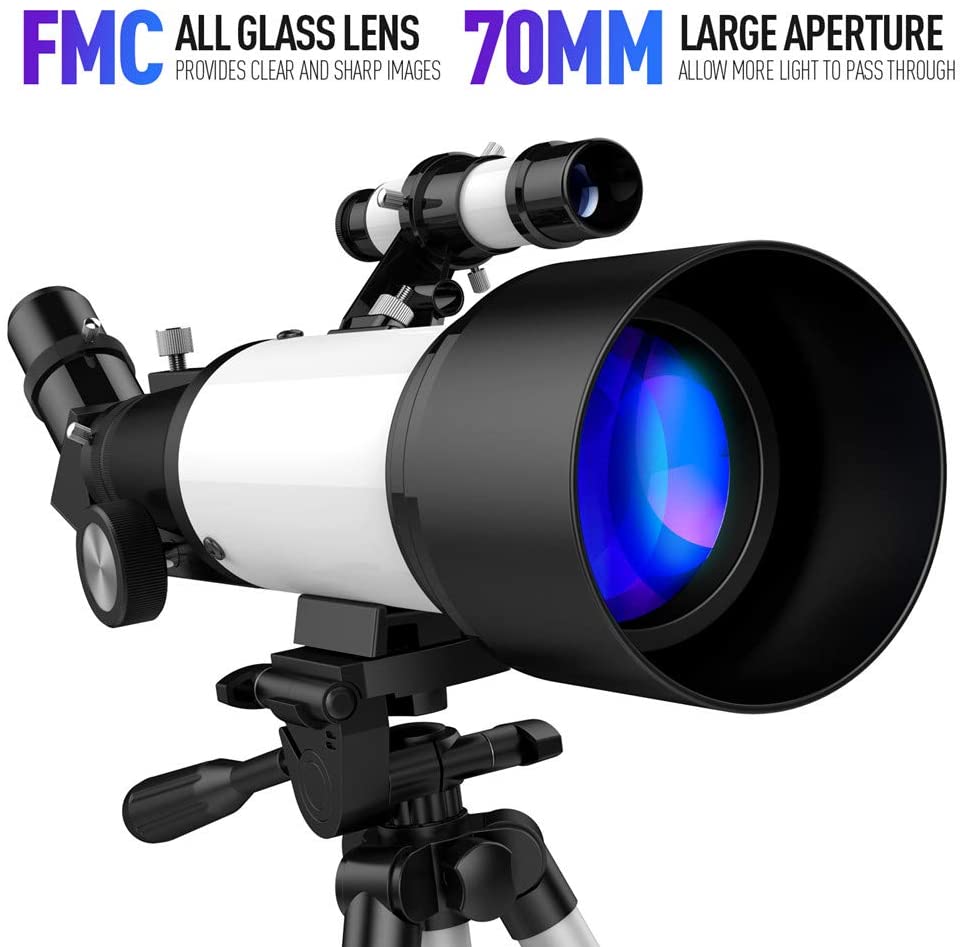 Vision détaillée de certains éléments de la lunette (trépied, supports amovibles, objectif)